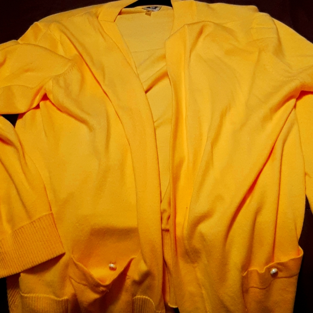 Yellow Anne Klien sweater